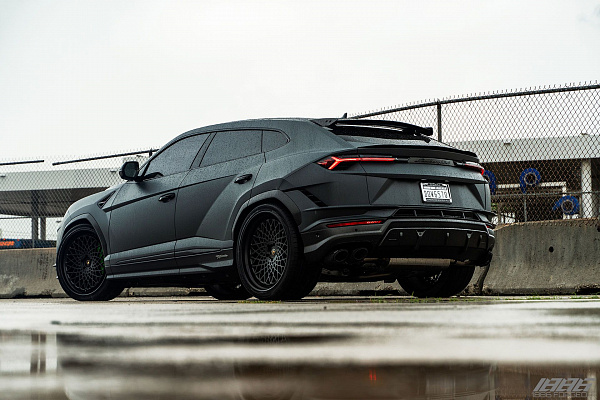 Фото дисков 1886 Wheels S009 Черный сатин на Lamborghini Urus