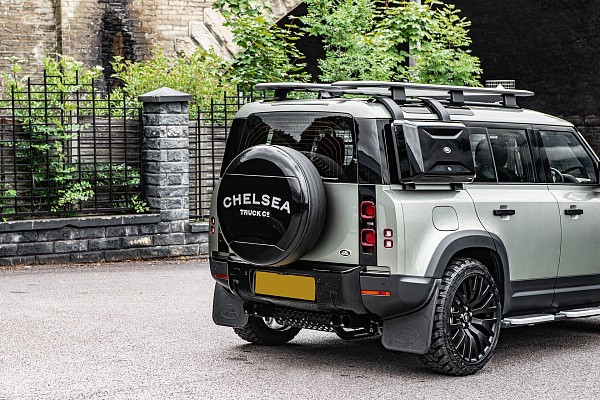 Фото дисков Kahn Kahn RS Черный сатин на Land Rover Defender II