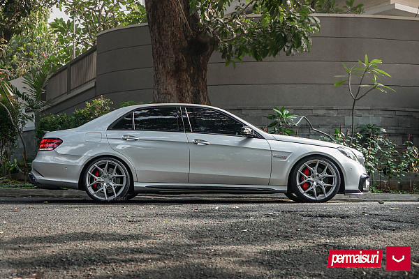 Фото дисков Vossen HF-5 Серебро на Mercedes-Benz E-Class (W212, S212, C207)