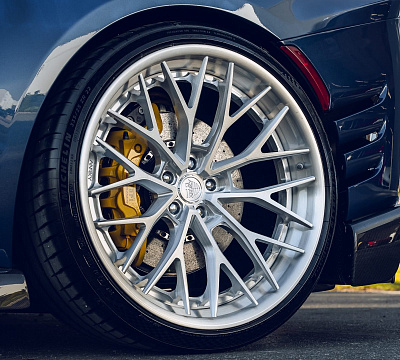 Фото дисков Anrky AN30 на Ferrari 812