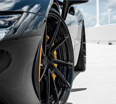 Фото дисков Anrky AN23 на Ferrari 812