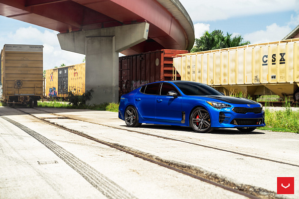 Фото дисков Vossen HF-1 Сатиновый графит на Kia Stinger