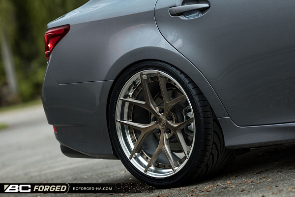 Фото дисков BC Forged HCS21 Глянцевая бронза на Lexus GS IV