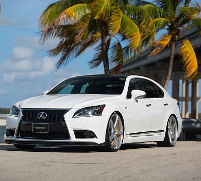 Фото дисков Vossen CV3 на Lexus LS IV
