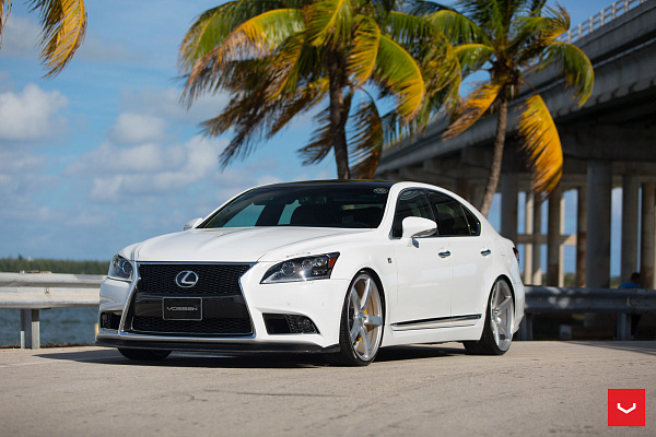 Фото дисков Vossen CV3 Серебро на Lexus LS IV