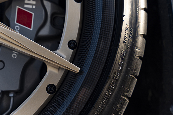 Фото дисков Strasse Wheels SV10 Track Сатиновая шампань на Audi R8 (4S)