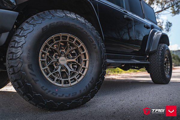 Фото дисков Vossen HFX-1 (6-Lug) Сатиновая бронза на Ford Bronco