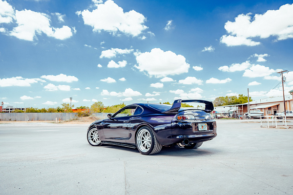 Фото дисков Strasse Wheels R10 Performance Глянцевый лак на Toyota Supra A80