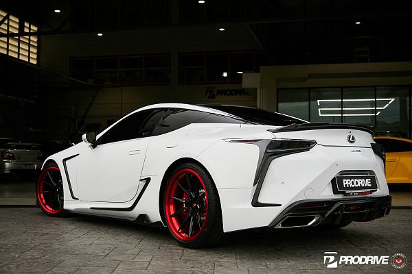 Фото дисков Vossen EVO-2R (3-Piece) Черный глянец на Lexus LC 500