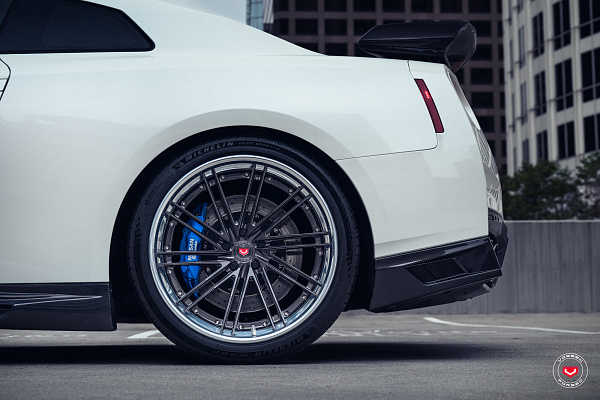 Фото дисков Vossen VPS-5 (3-Piece) Глянцевый темный лак на Nissan GT-R