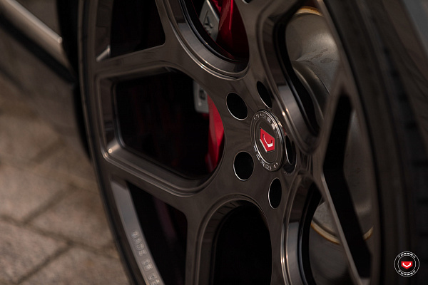 Фото дисков Vossen CG-205 Черный глянец на Bentley Continental GT II