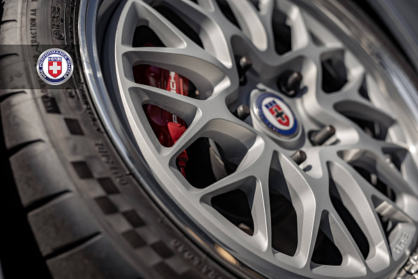 Фото дисков HRE 520 Серебро на Porsche 911 III