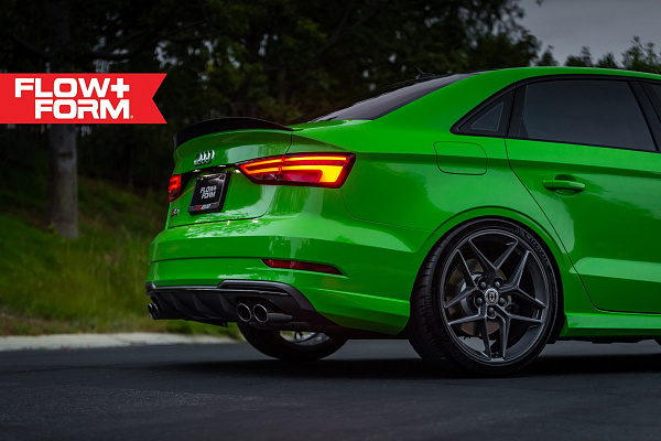 Фото дисков HRE FF11 Глянцевый темный лак на Audi A/S/RS 3 (8V)