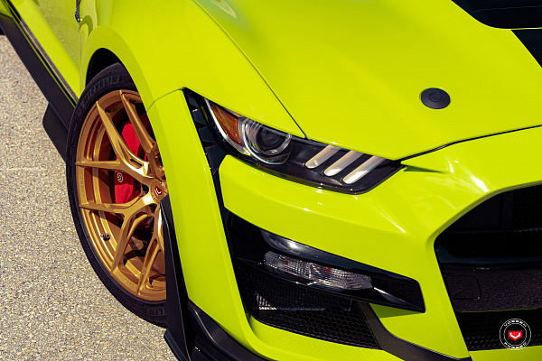 Фото дисков Vossen S21-01 Сатиновое золото на Ford Mustang VI