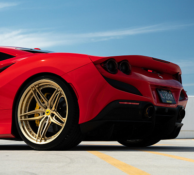 Фото дисков HRE S107SC на Ferrari F8