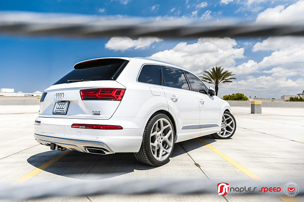 Фото дисков Vossen CG-205 Серебро на Audi Q7 (4M)