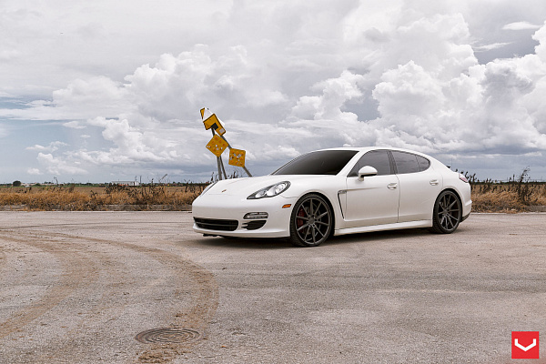 Фото дисков Vossen VFS-1 Сатиновый графит на Porsche Panamera I