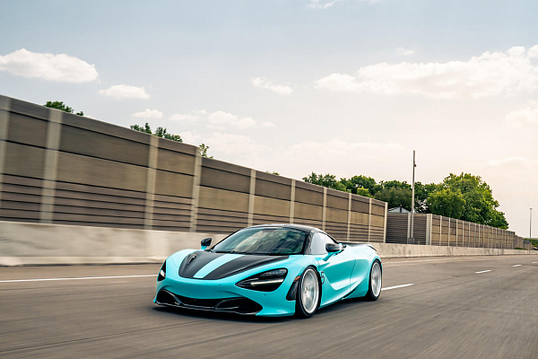 Фото дисков HRE P104 Глянцевый лак на McLaren 720S