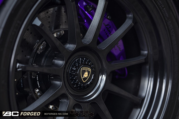 Фото дисков BC Forged TD01 Черный глянец на Lamborghini Huracan