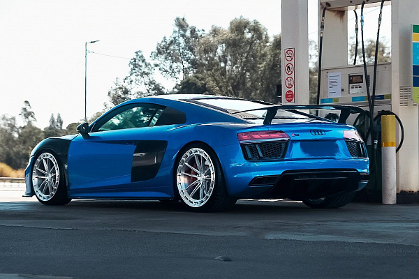 Фото дисков Bola FP3 Глянцевый лак на Audi R8 (4S)