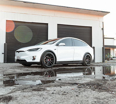 Фото дисков Vossen HF-4T на Tesla Model X