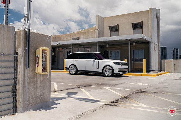 Фото дисков Vossen LC3-12 Глянцевый лак на Land Rover Range Rover V