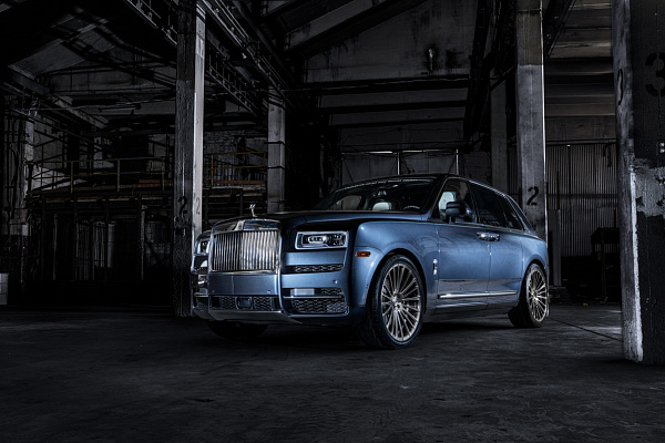 Фото дисков Savini SV61 Полированный лак на Rolls-Royce Cullinan
