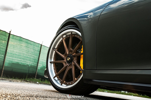 Фото дисков Anrky AN33 Сатиновая бронза на Porsche 911 VIII