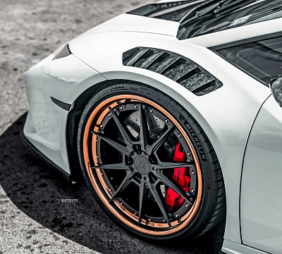 Фото дисков Strasse Wheels SV10 Deep Concave FS на Lamborghini Huracan