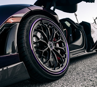 Фото дисков Brixton Forged CM6-RS на McLaren 720S