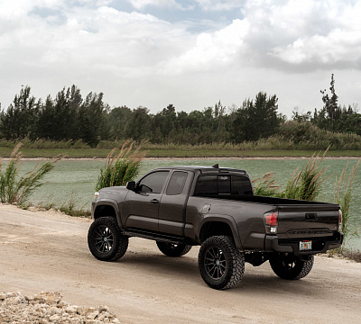 Фото дисков Vossen HF6-1 на Toyota Tacoma III
