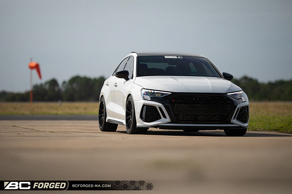 Фото дисков BC Forged KZ10 Черный глянец на Audi A/S/RS 3 (8Y)