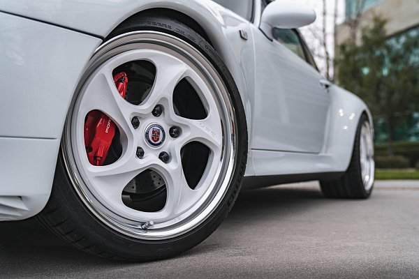Фото дисков HRE 522 Белый глянец на Porsche 911 IV