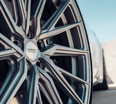 Фото дисков Vossen HF-4T на Tesla Model S