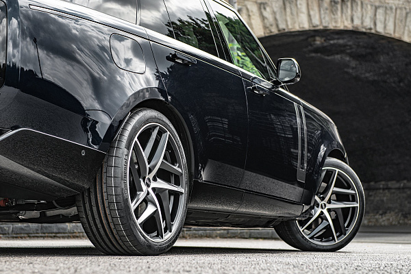 Фото дисков Kahn Type 52 RS Черный сатин на Range Rover V