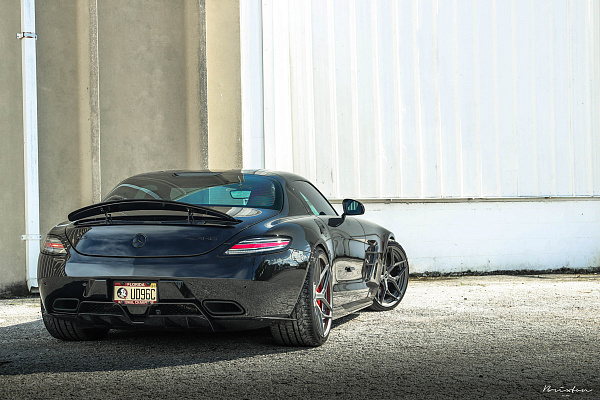 Mercedes-Benz SLS AMG