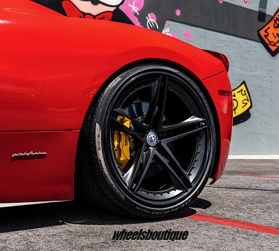 Фото дисков HRE S207 на Ferrari 458