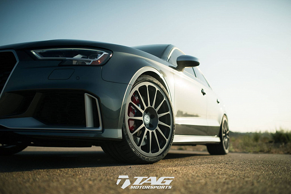 Фото дисков HRE 303M Сатиновый графит на Audi A/S/RS 3 (8V)