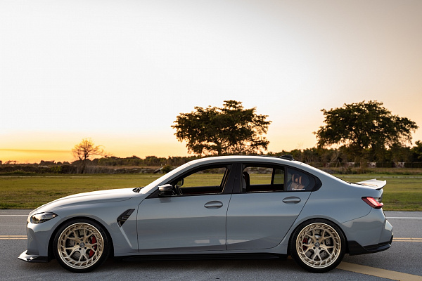 Фото дисков Strasse Wheels SM5R-FF Deep Concave FS Сатиновая шампань на BMW 3/M3 (G2x/G80)