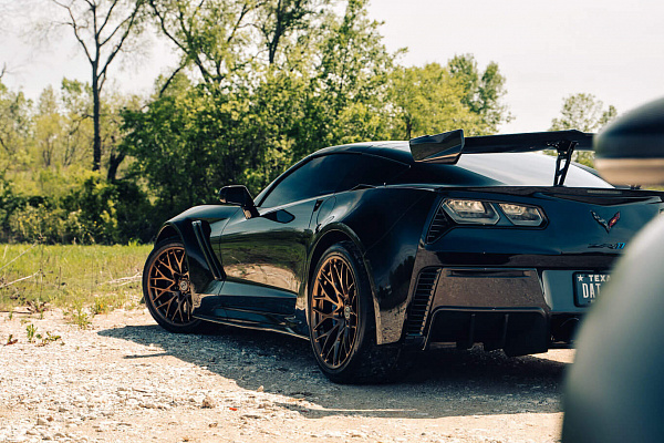 Фото дисков HRE 520M Глянцевая бронза на Chevrolet Corvette C7