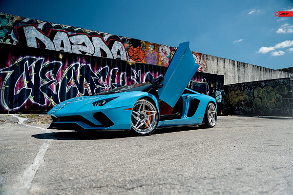 Фото дисков Anrky S3-X3 Глянцевый лак на Lamborghini Aventador