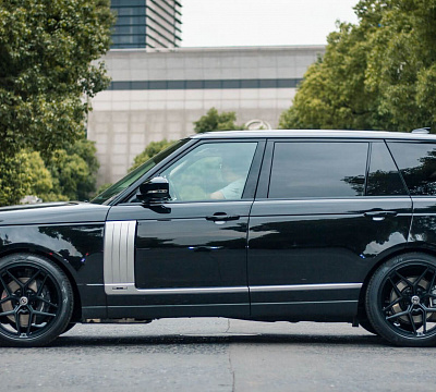Фото дисков HRE FF11 на Land Rover Range Rover IV
