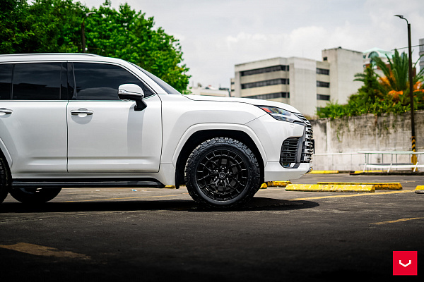 Фото дисков Vossen HFX-1 (6-Lug) Черный глянец на Lexus LX IV