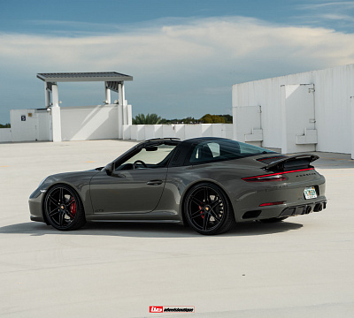 Фото дисков HRE P106 на Porsche 911 VII