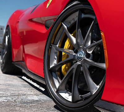 Фото дисков HRE S204 на Ferrari Portofino