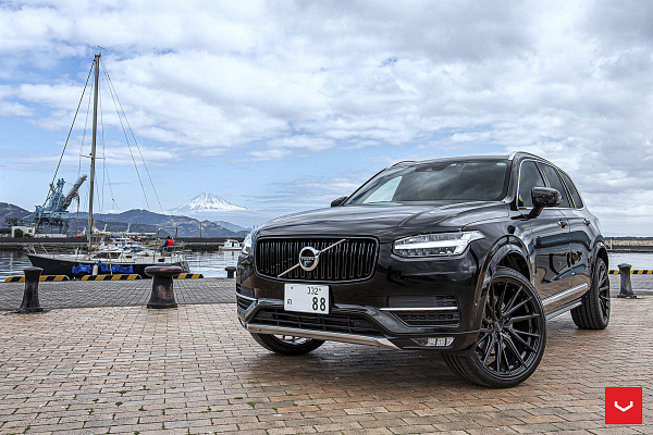 Фото дисков Vossen HF-4T Черный глянец на Volvo XC90 II