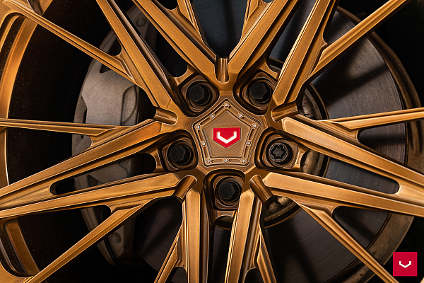 Фото дисков Vossen M-X6 Глянцевое темное золото на Toyota Supra A90