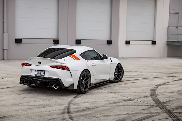 Фото дисков HRE FF11 Сатиновый графит на Toyota Supra A90