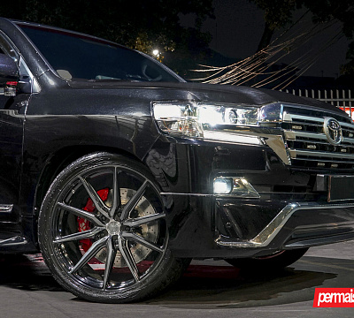 Фото дисков Vossen HF-3 на Toyota Land Cruiser 200