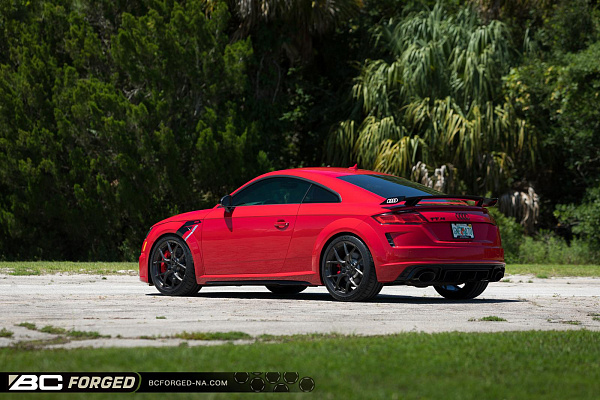 Фото дисков BC Forged KL11 Глянцевый темный лак на Audi TT (8S)
